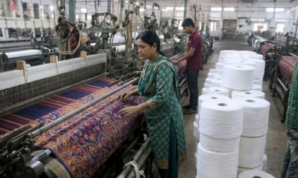 સુરત ટેક્સટાઇલ ઉદ્યોગ Surat textile, the blunt times